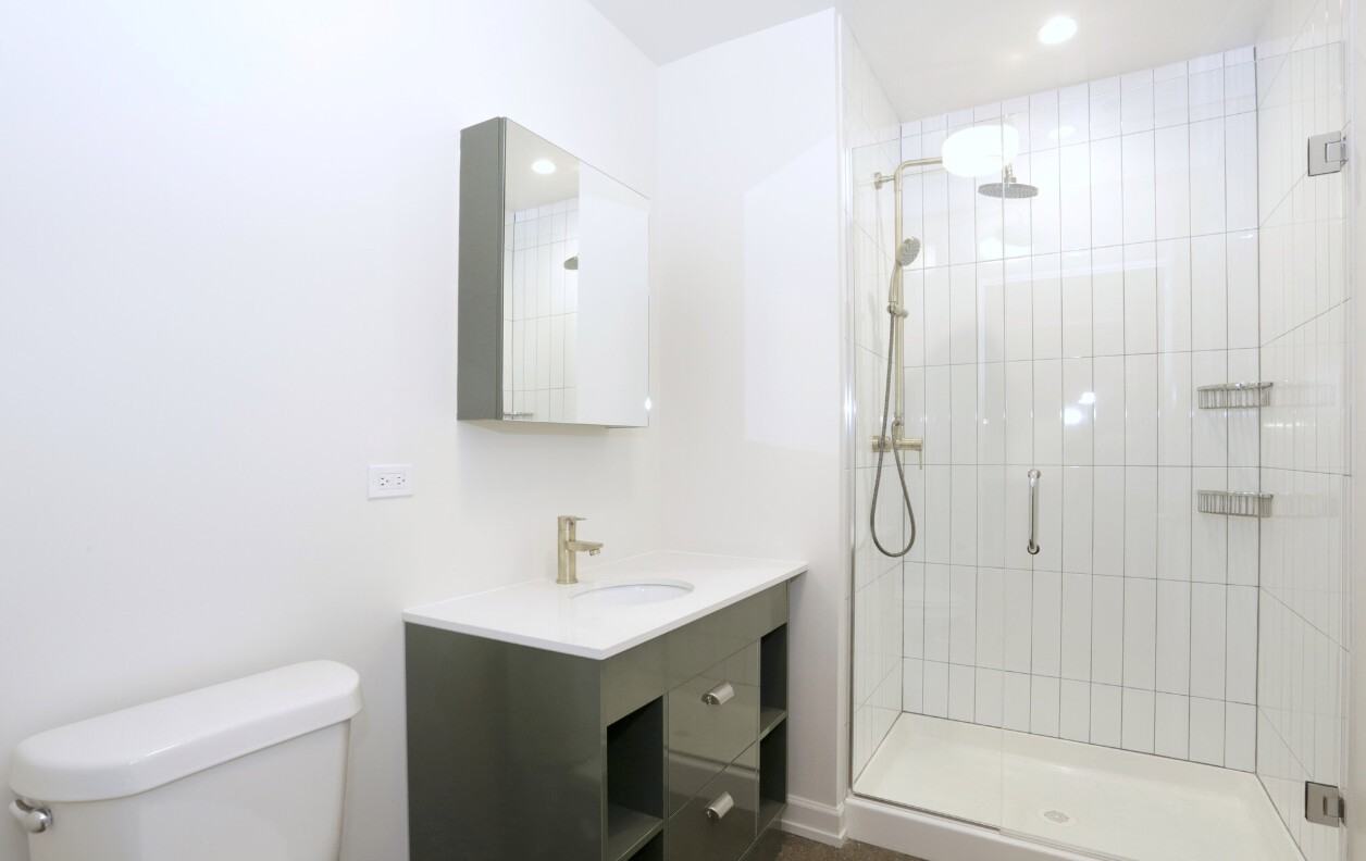 102 W Chicago Ave - Photo 3 of 6