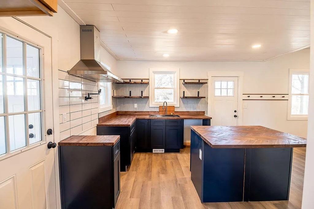 2102 Morton Ave - Photo 5 of 10