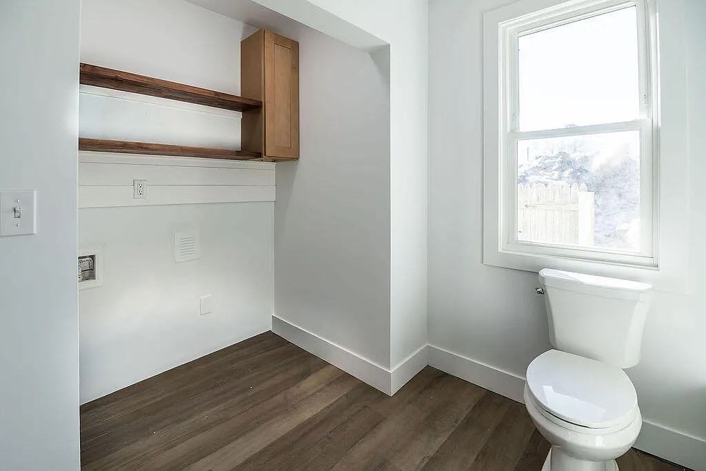 2102 Morton Ave - Photo 7 of 10