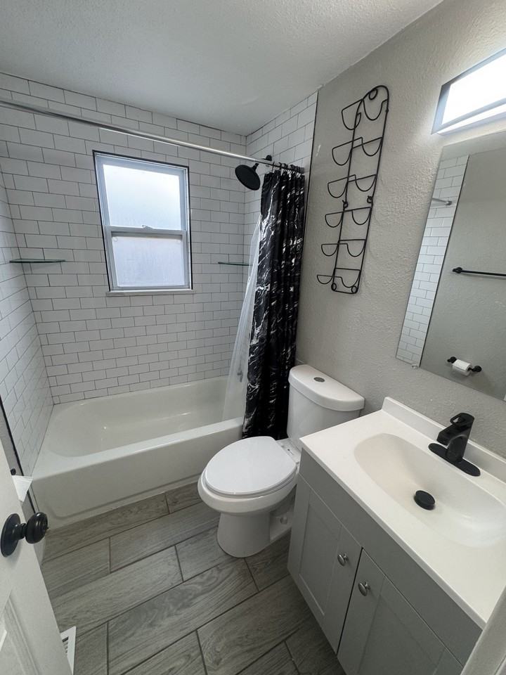 7384 Oneida Dr - Photo 2 of 9