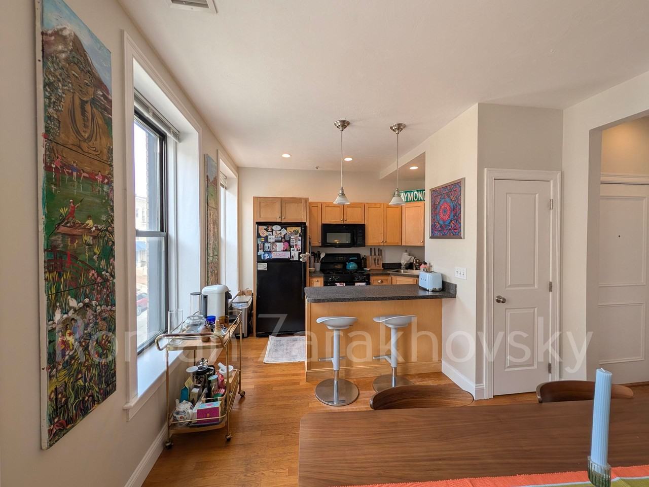 7 Sutherland Rd #201 - Photo 4 of 20