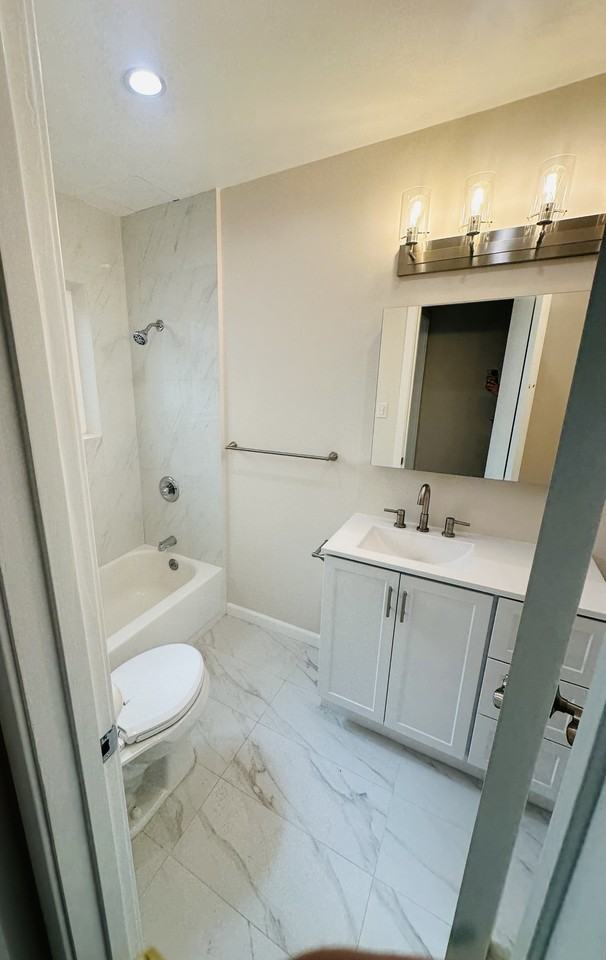 325 E Verdugo Ave #D - Photo 3 of 4