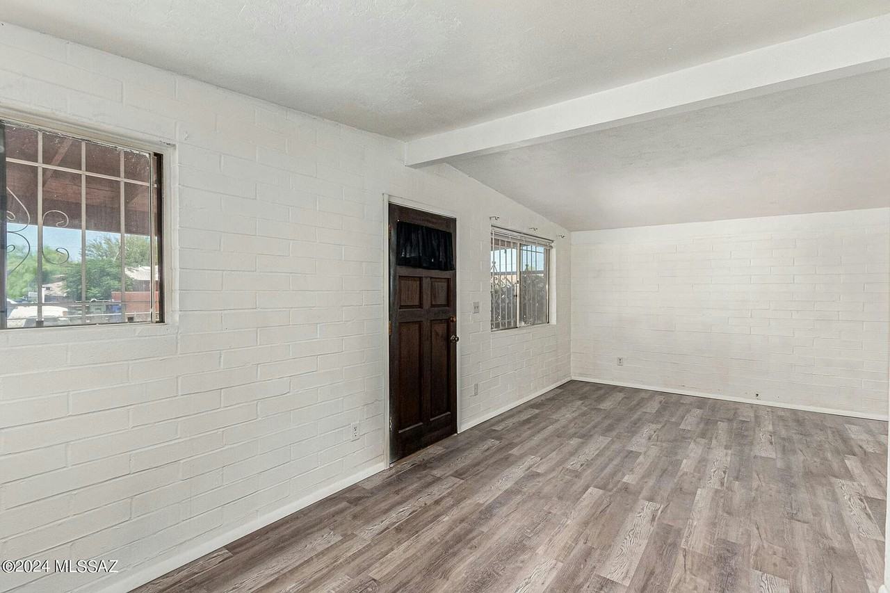 1032 East 30th Street - Photo 4 of 16