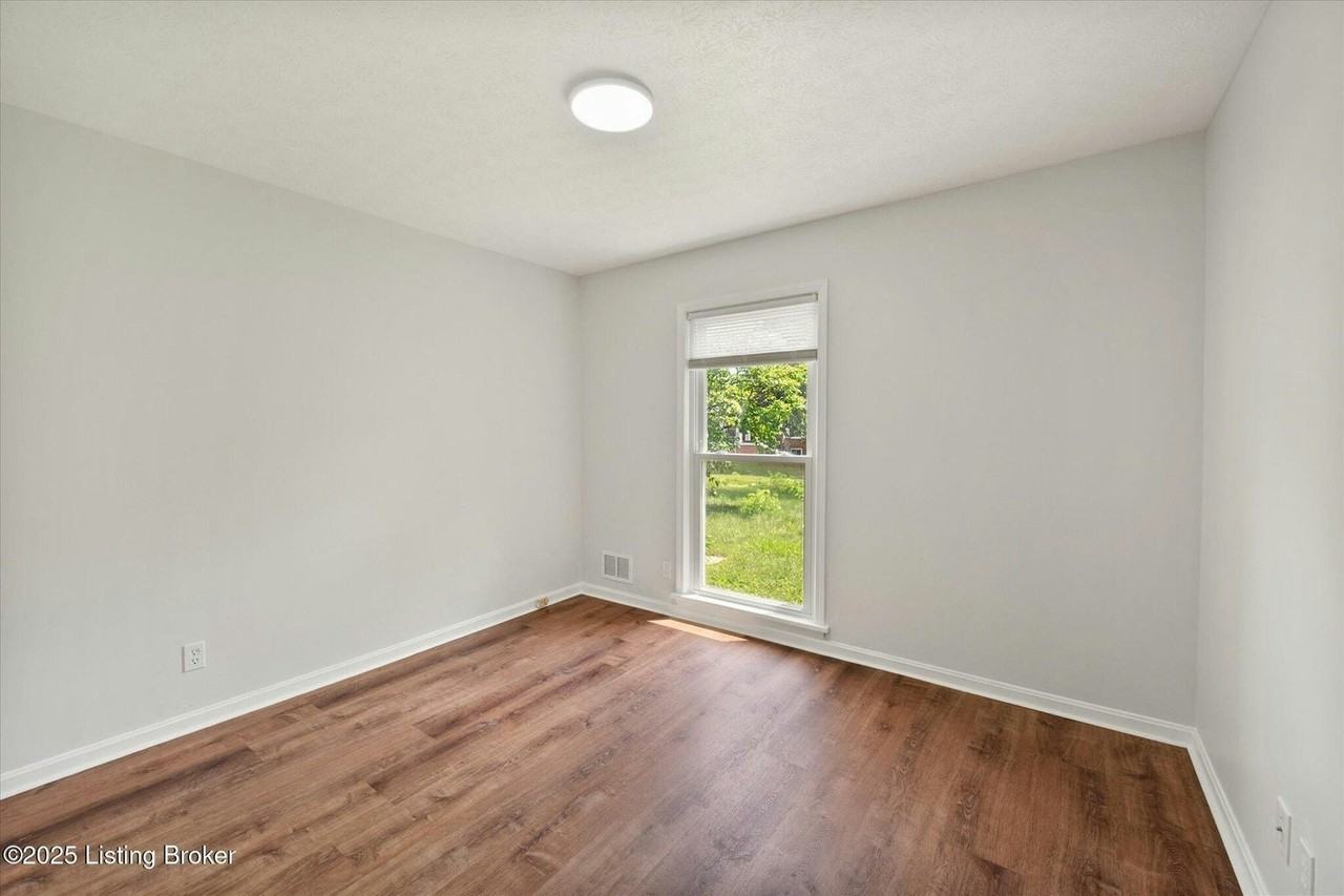 2702 Ballad Boulevard - Photo 4 of 19