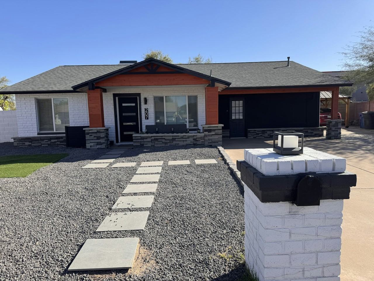 207 E Julie Dr. - Photo 2 of 50