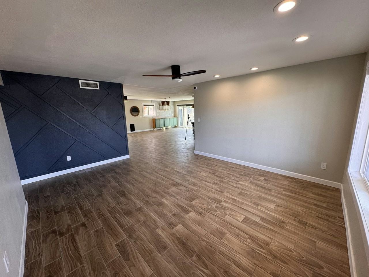 207 E Julie Dr. - Photo 6 of 50