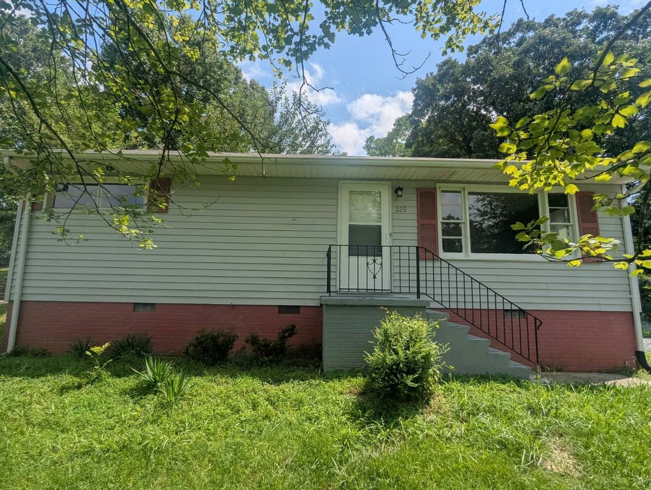 229 Watson Drive - Photo 3 of 30