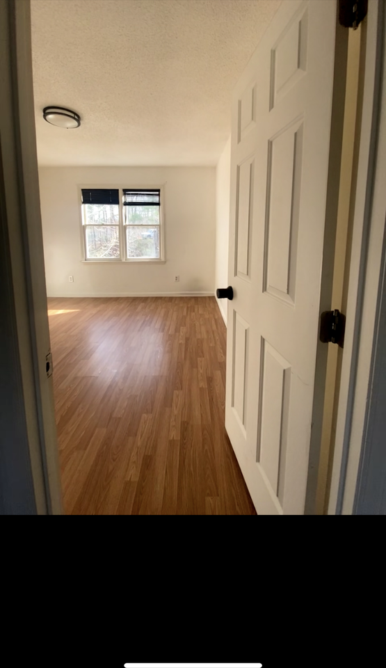 5509 Continental Way, Unit E - Photo 2 of 3