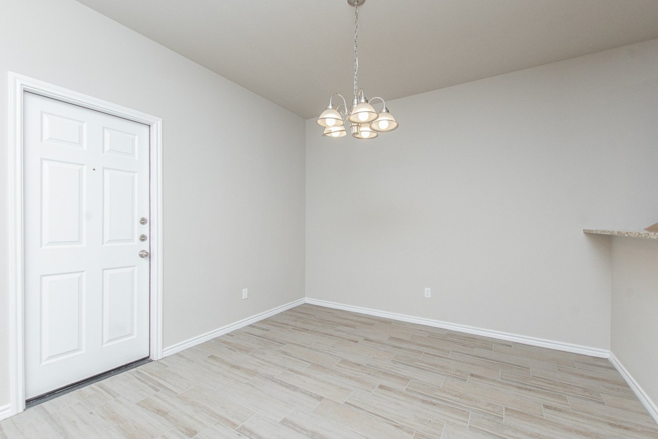 2551 Leroy Lane, Unit B - Photo 5 of 17