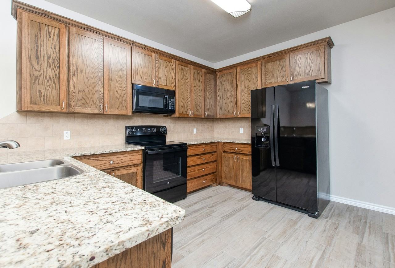 2551 Leroy Lane, Unit B - Photo 6 of 17