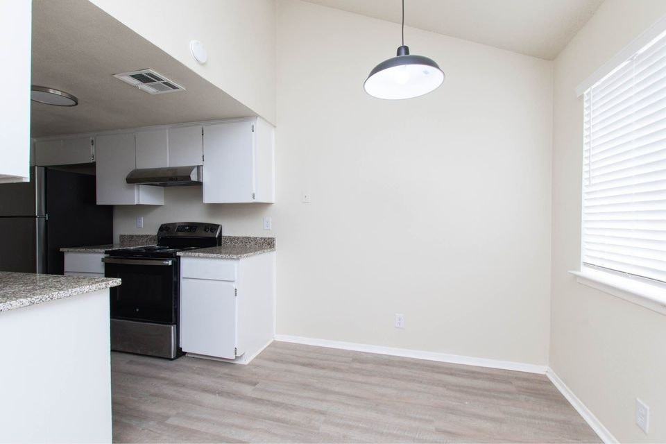 3212 Trenton Drive, Unit B - Photo 6 of 14