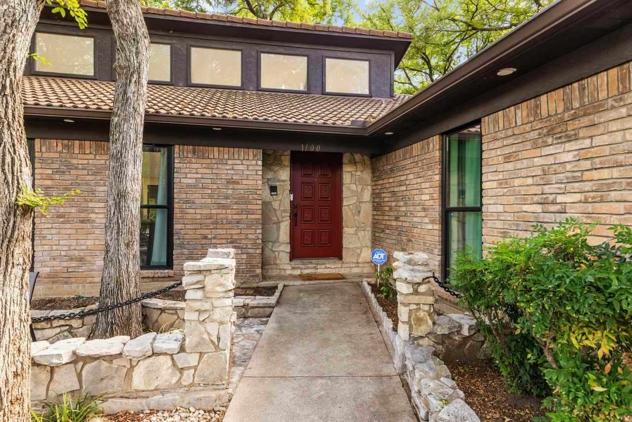 1100 Wayland Dr - Photo 2 of 27