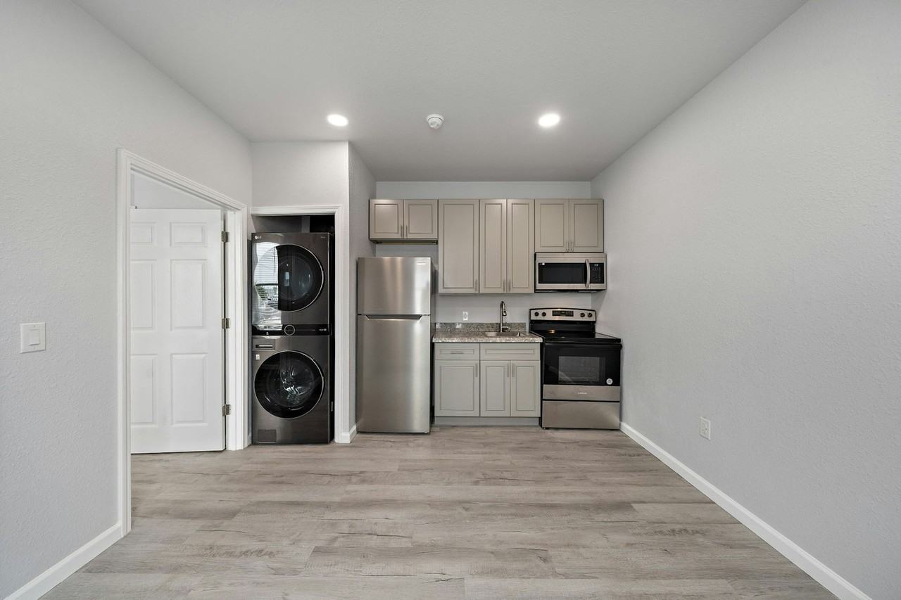 2815 Church Street, Unit G - Photo 2 of 14