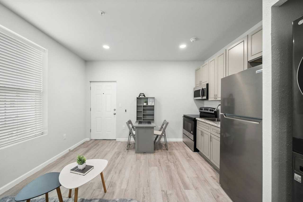 2815 Church Street, Unit G - Photo 4 of 14