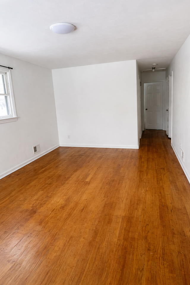 130 Lincoln Avenue - Photo 6 of 21