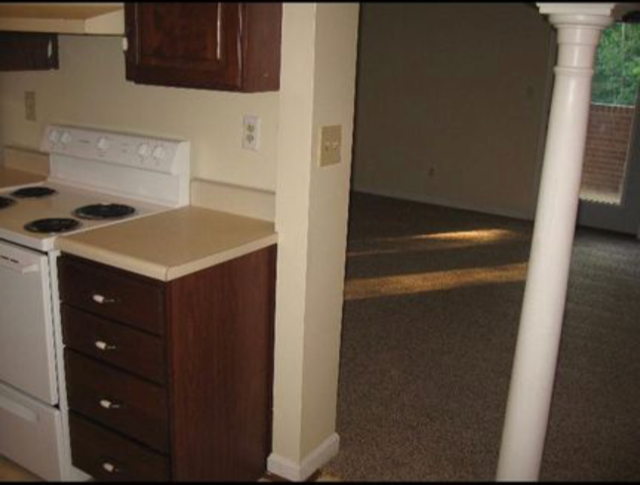 961 Golfview Drive, Unit 202 - Photo 4 of 9