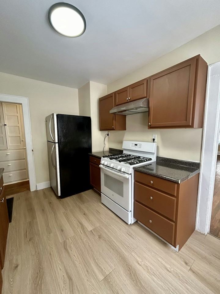 810 Seeley Rd, Unit 812 Seeley Rd - Photo 3 of 17