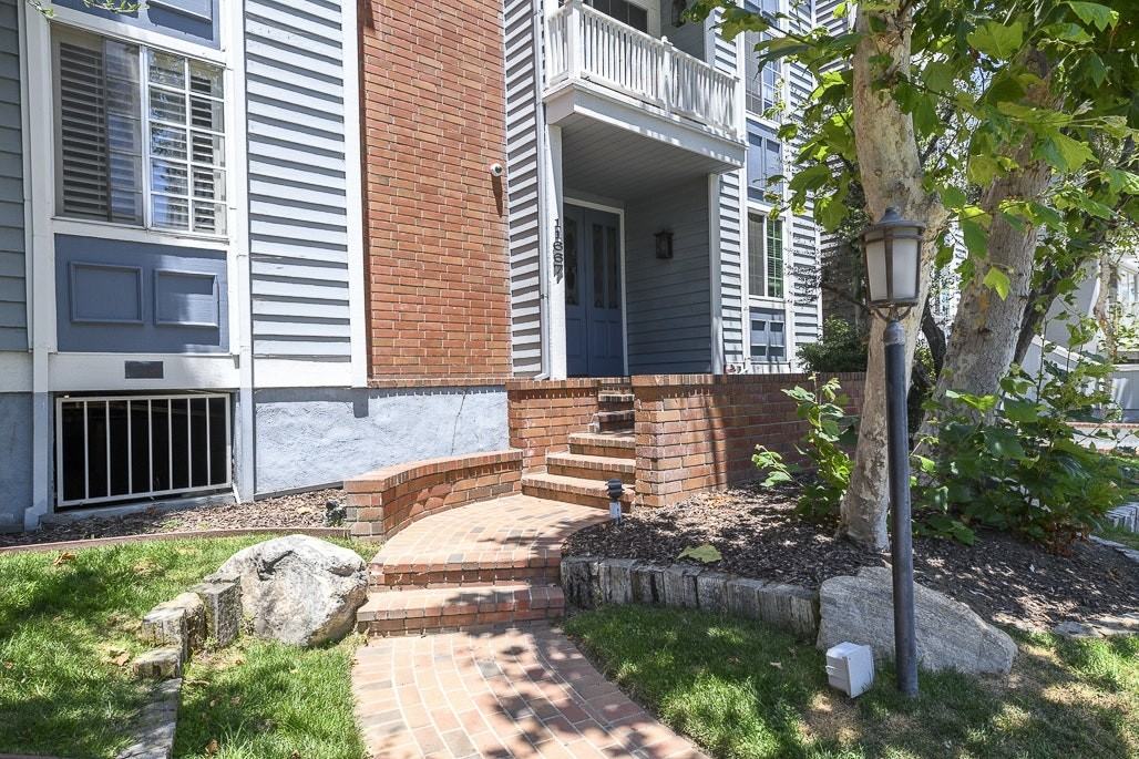 11667 Gorham Avenue - Photo 2 of 29