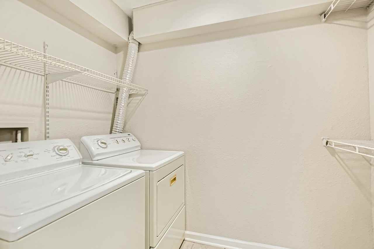 2004 Dunsford Terrace, Unit 5 - Photo 5 of 11