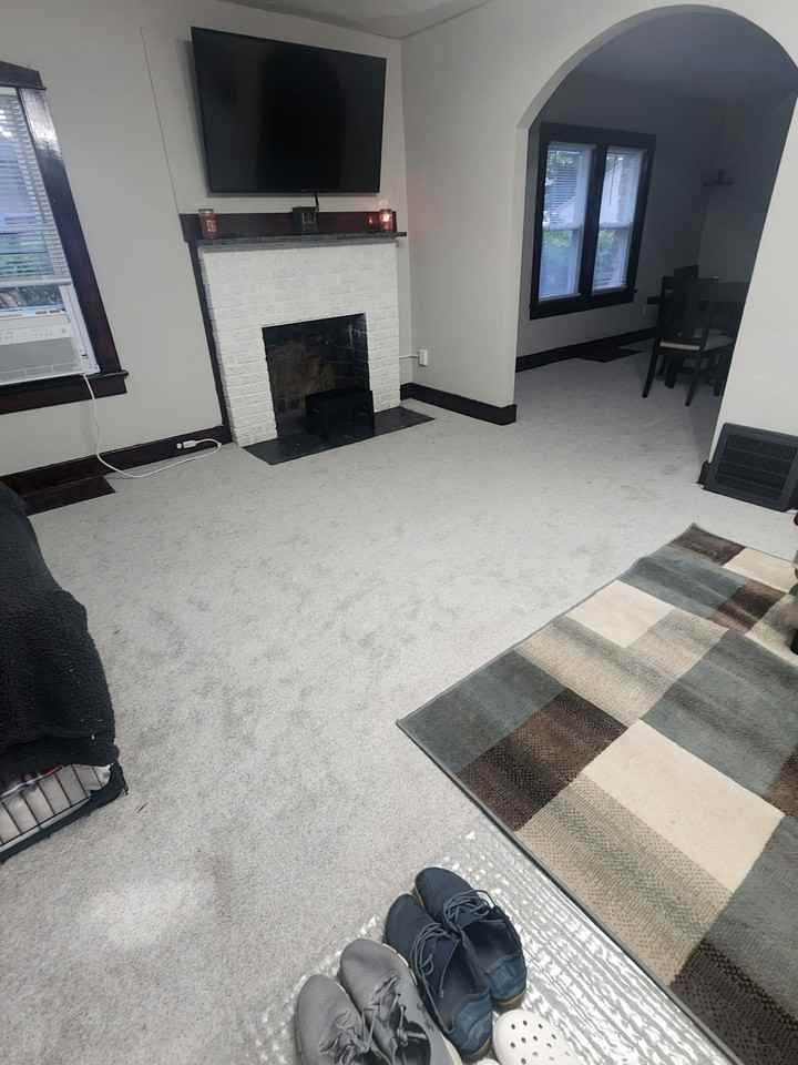 1448 Franklin Ave - Photo 4 of 7