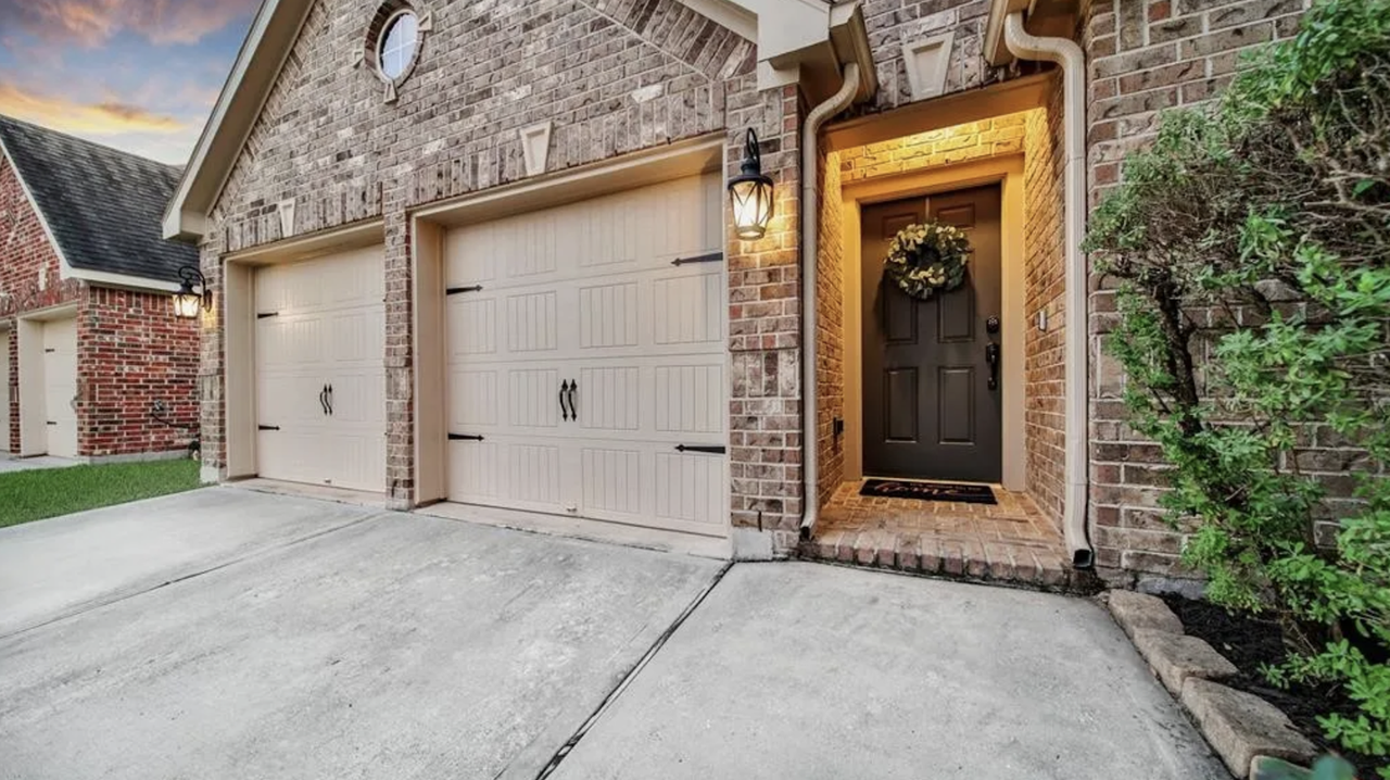 1315 Cameron Park Lane - Photo 4 of 27