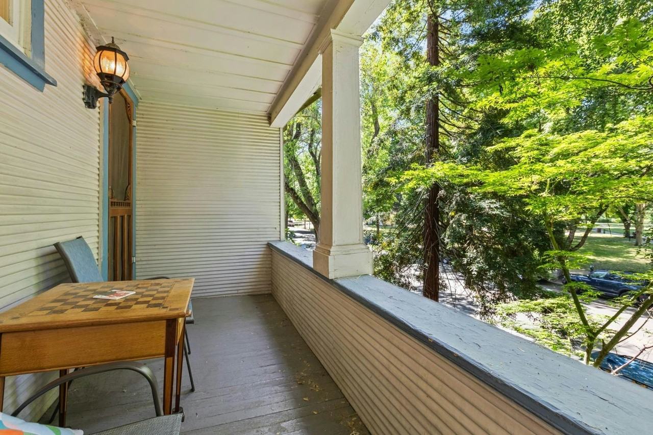 605 T Street - Photo 5 of 5