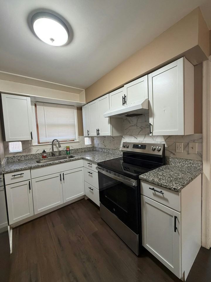 4273 Delridge Dr - Photo 2 of 9