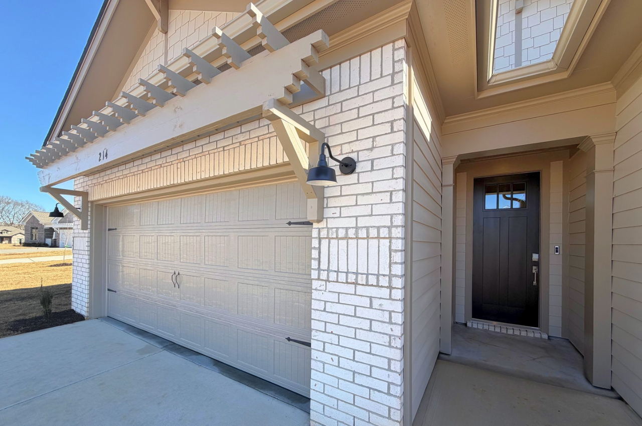 214 Stockyard Circle - Photo 3 of 44