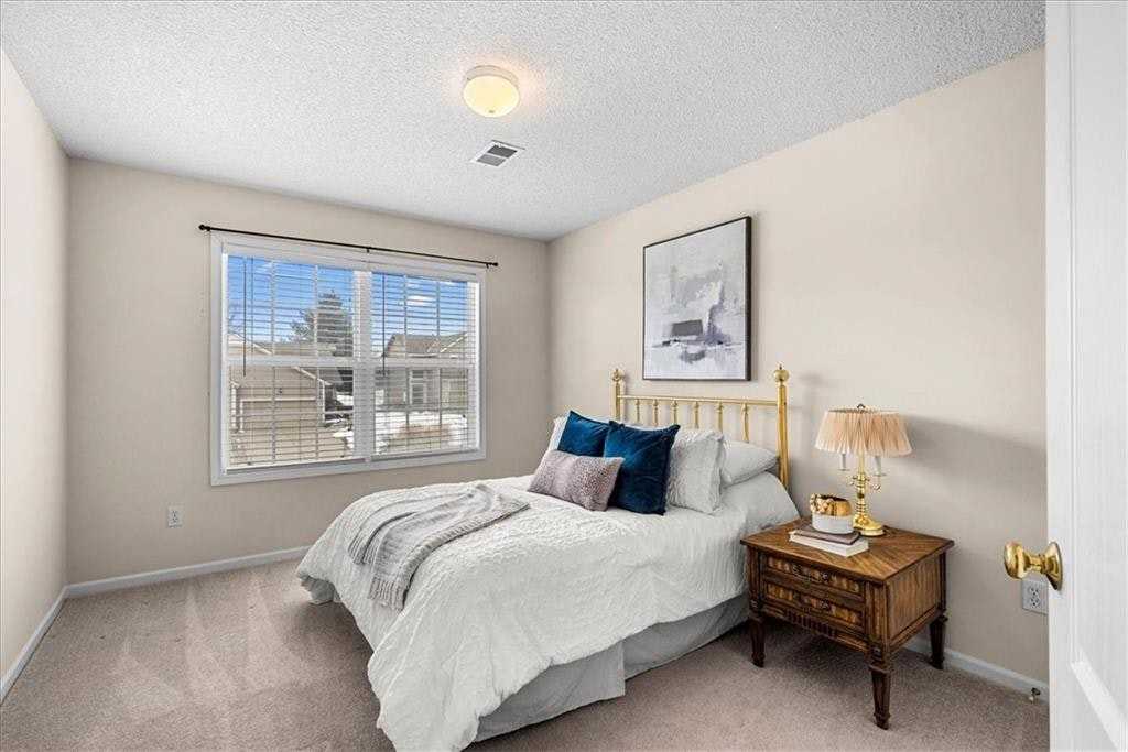 15557 Floyd Street - Photo 3 of 17