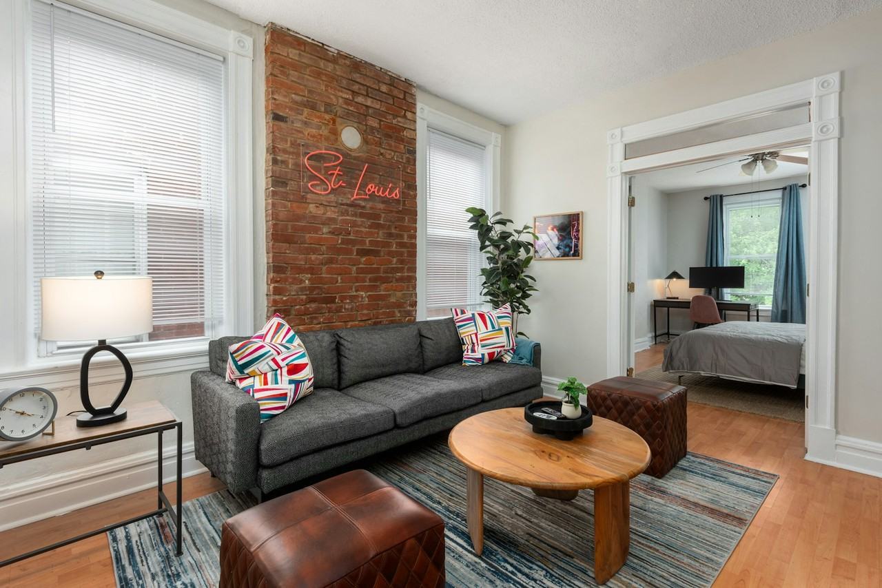 4055-4057 Hartford Street, Unit 4055 Unit A - Photo 2 of 5