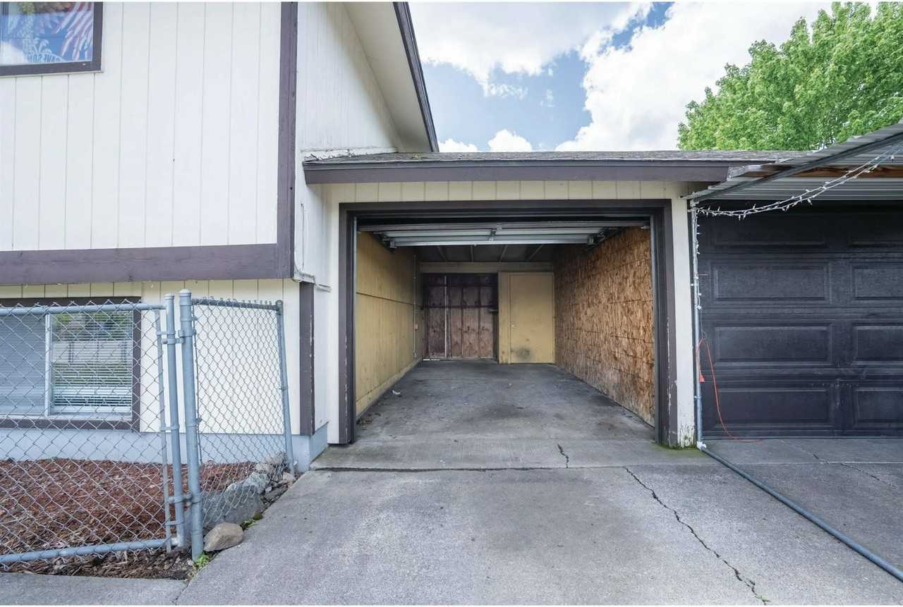 16108 East Broadway Avenue, Unit 16108 - Photo 6 of 15