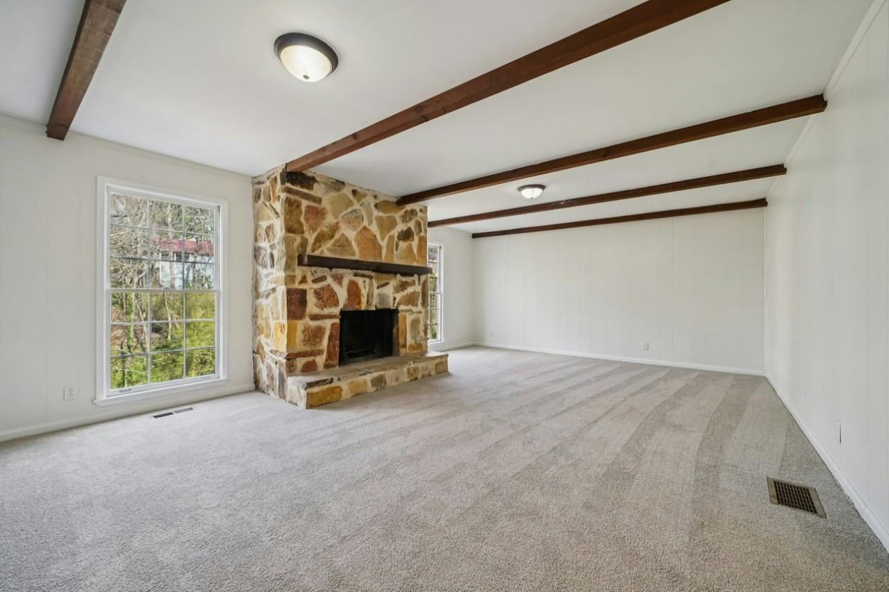 1409 Medina Lane - Photo 3 of 14