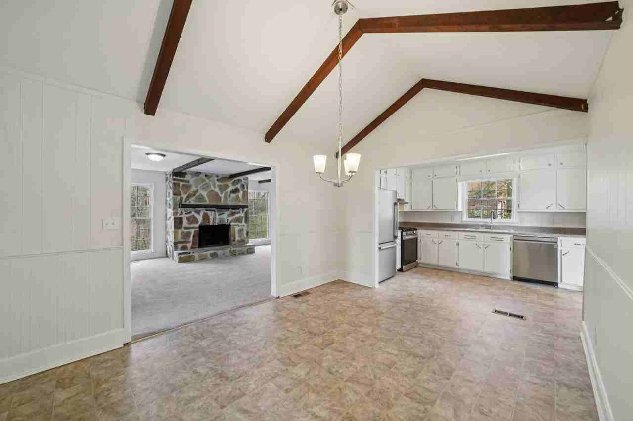 1409 Medina Lane - Photo 4 of 14