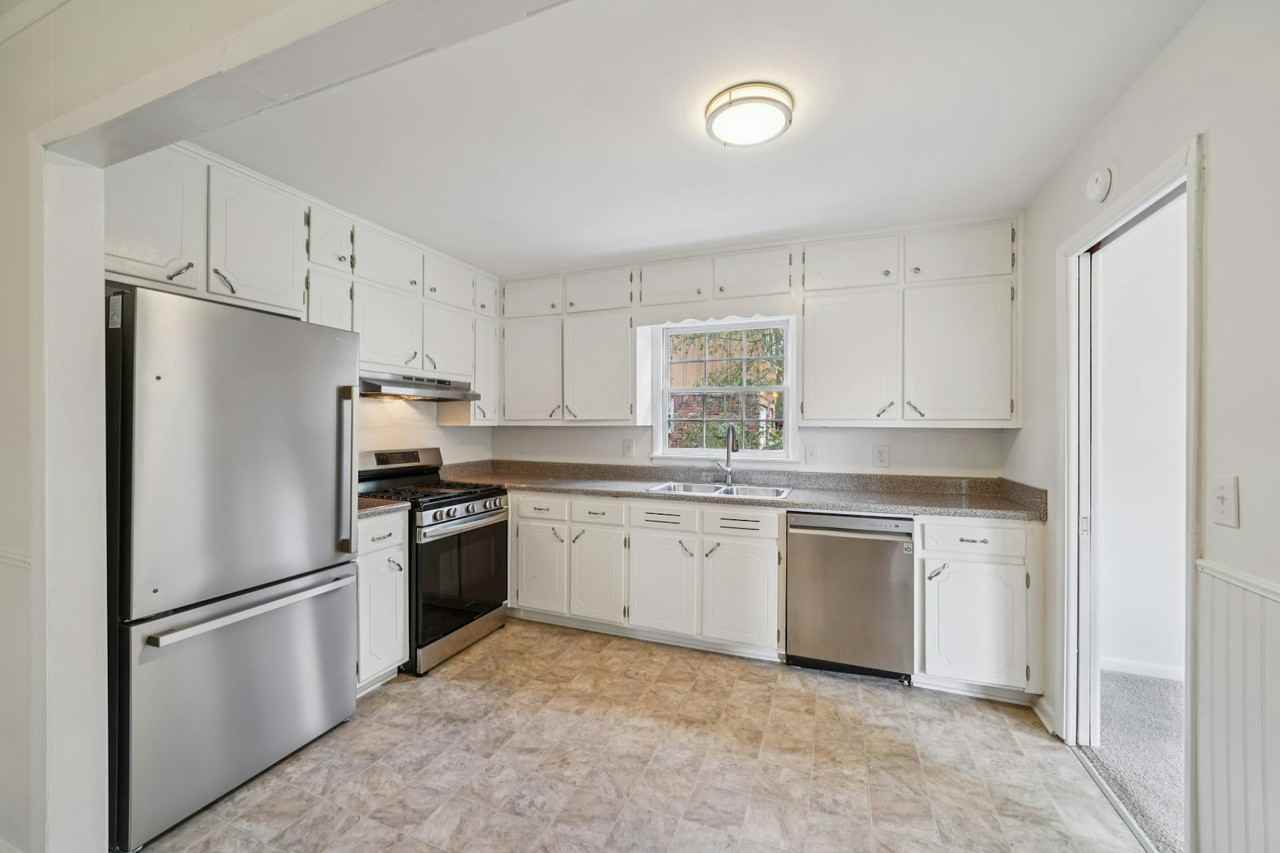 1409 Medina Lane - Photo 5 of 14