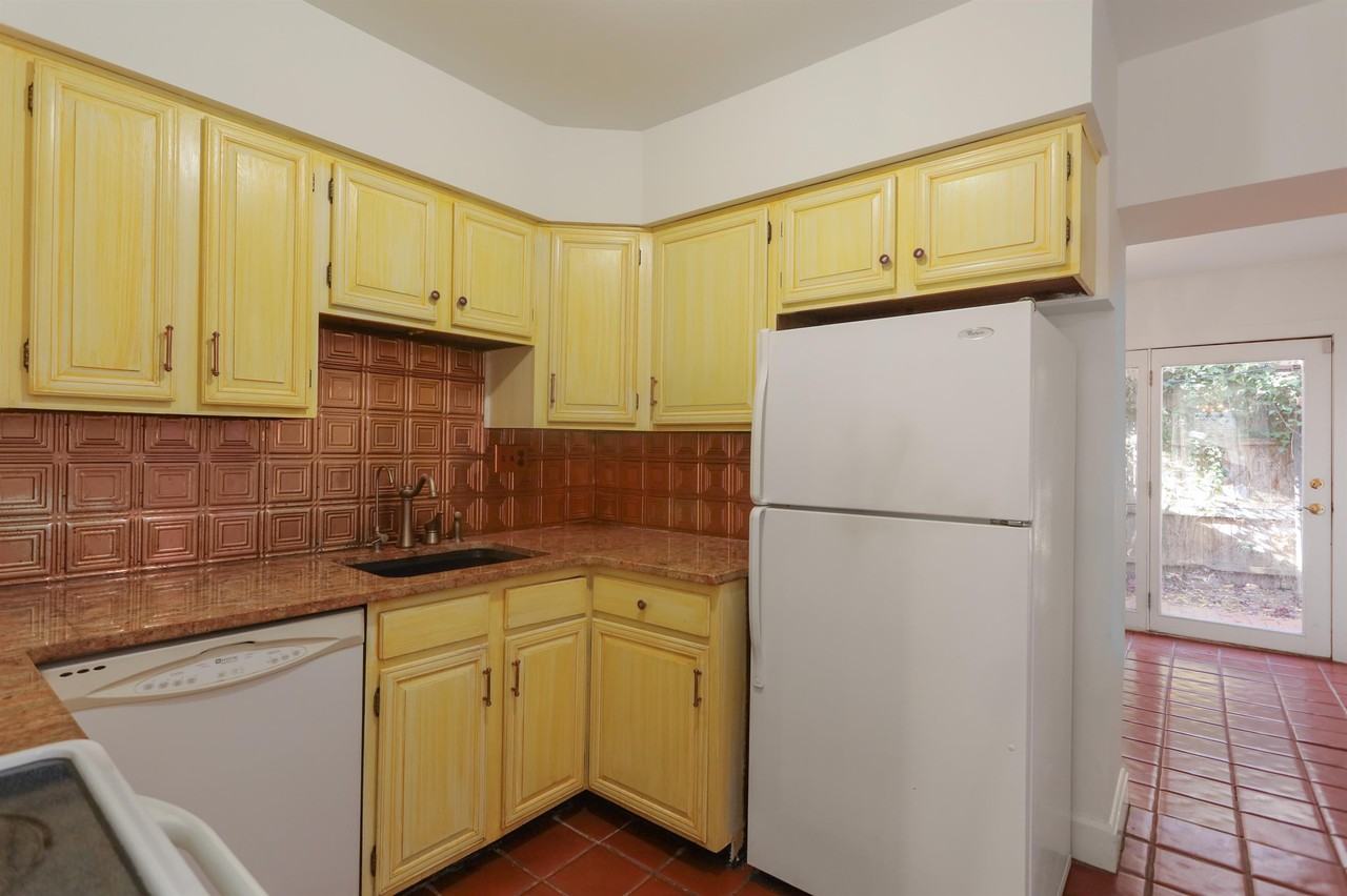 1019 N Monroe St #1 - Photo 7 of 20