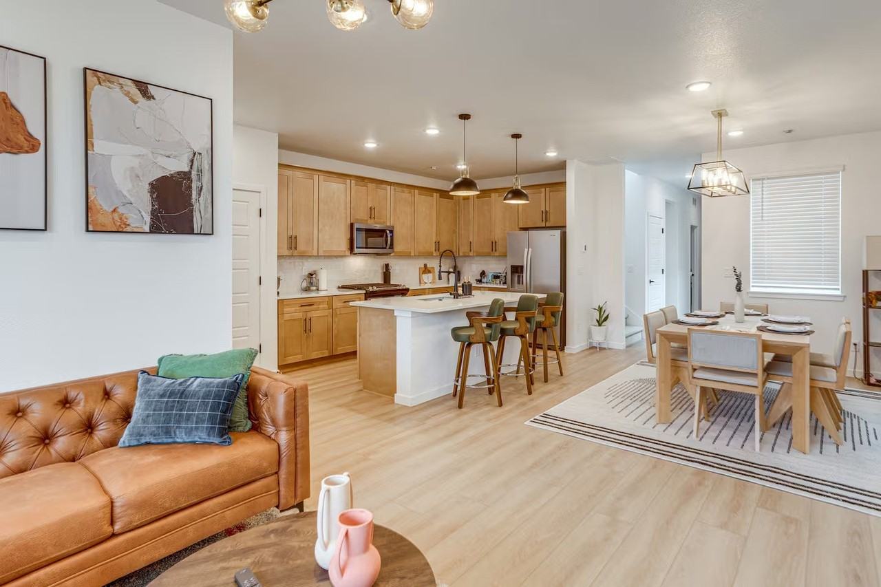 21176 East 62nd Drive - Photo 5 of 35