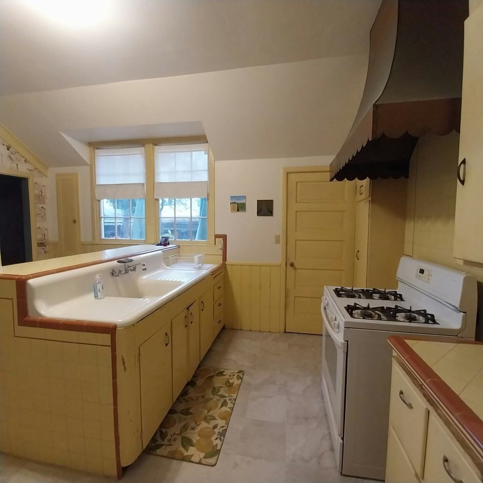 3226 Pilgrim Court - Photo 7 of 17