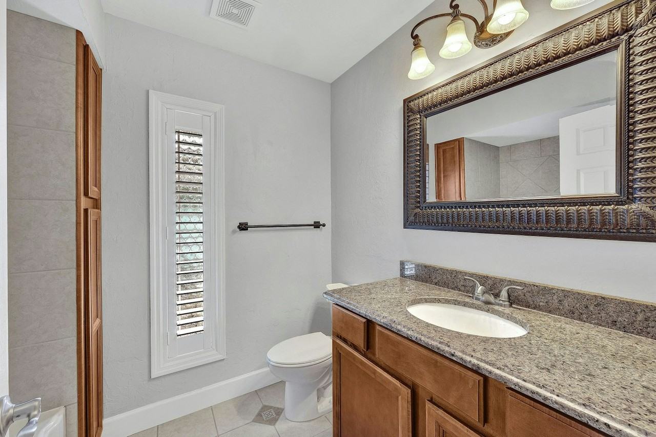 4280 Island Cir unit A, Unit A - Photo 6 of 8