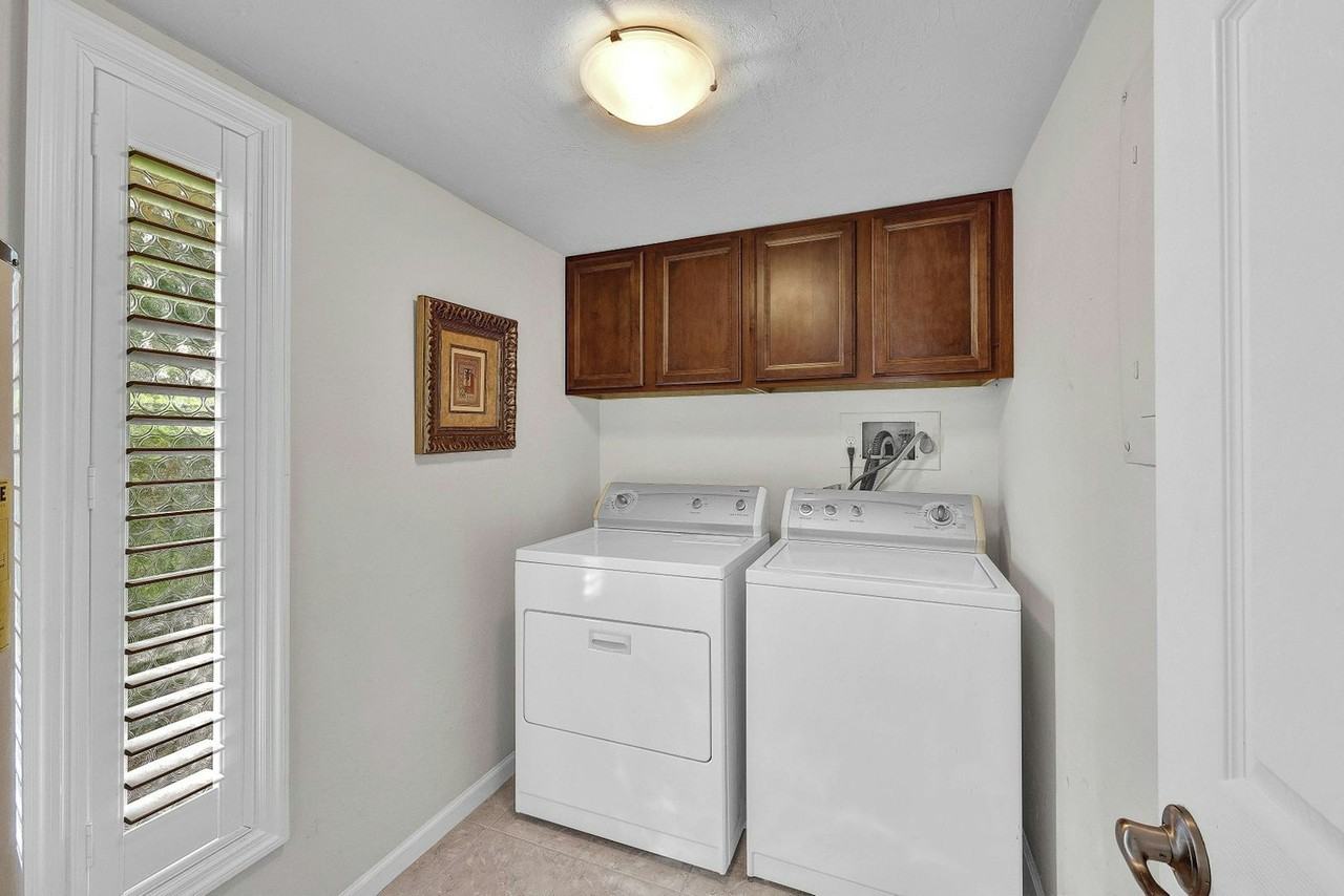 4280 Island Cir unit A, Unit A - Photo 7 of 8