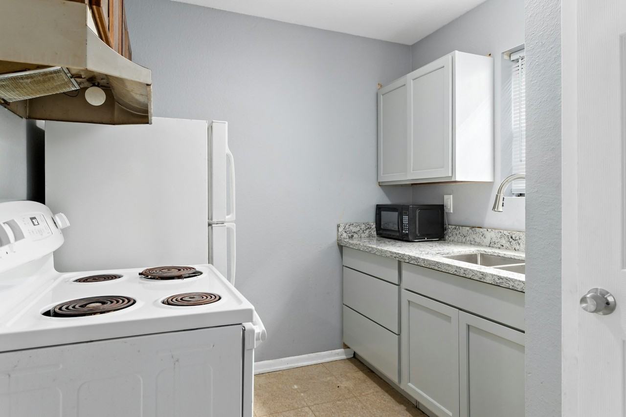 1176 Oregon Avenue, Unit 2 - Photo 5 of 9