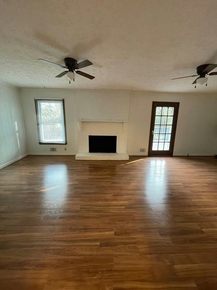 3052 Robinson Rd, Unit N/A - Photo 2 of 19