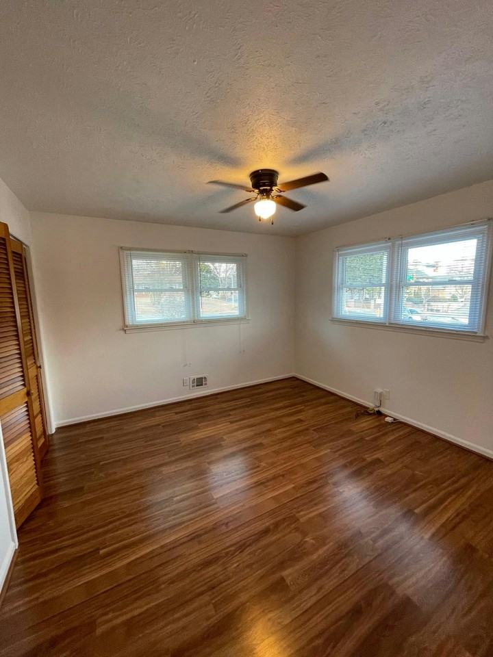 3052 Robinson Rd, Unit N/A - Photo 7 of 19