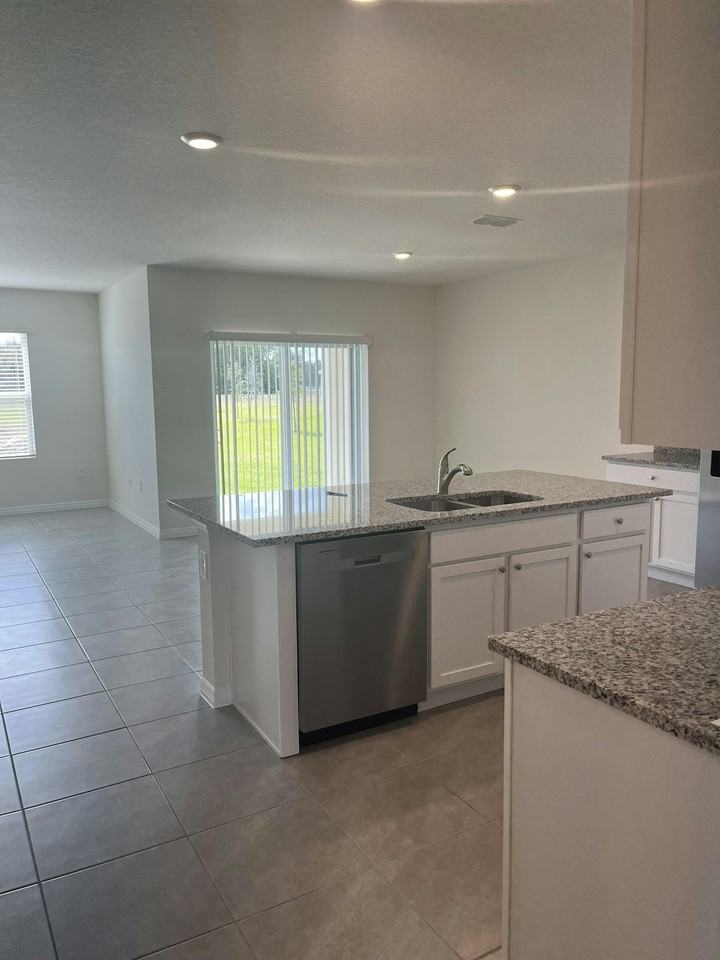 1829 Red Rock Road - Photo 3 of 14