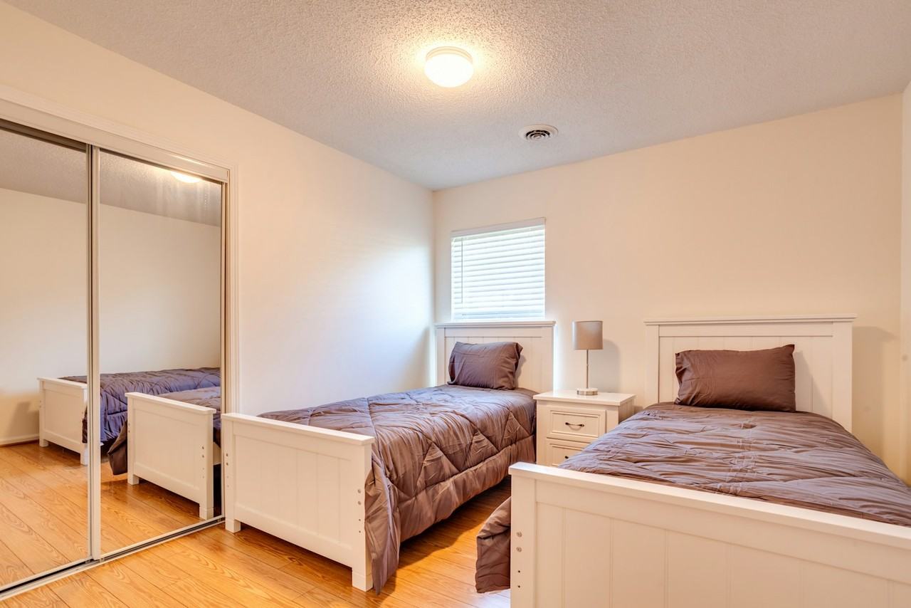 720 Monroe Senter St - Photo 7 of 11