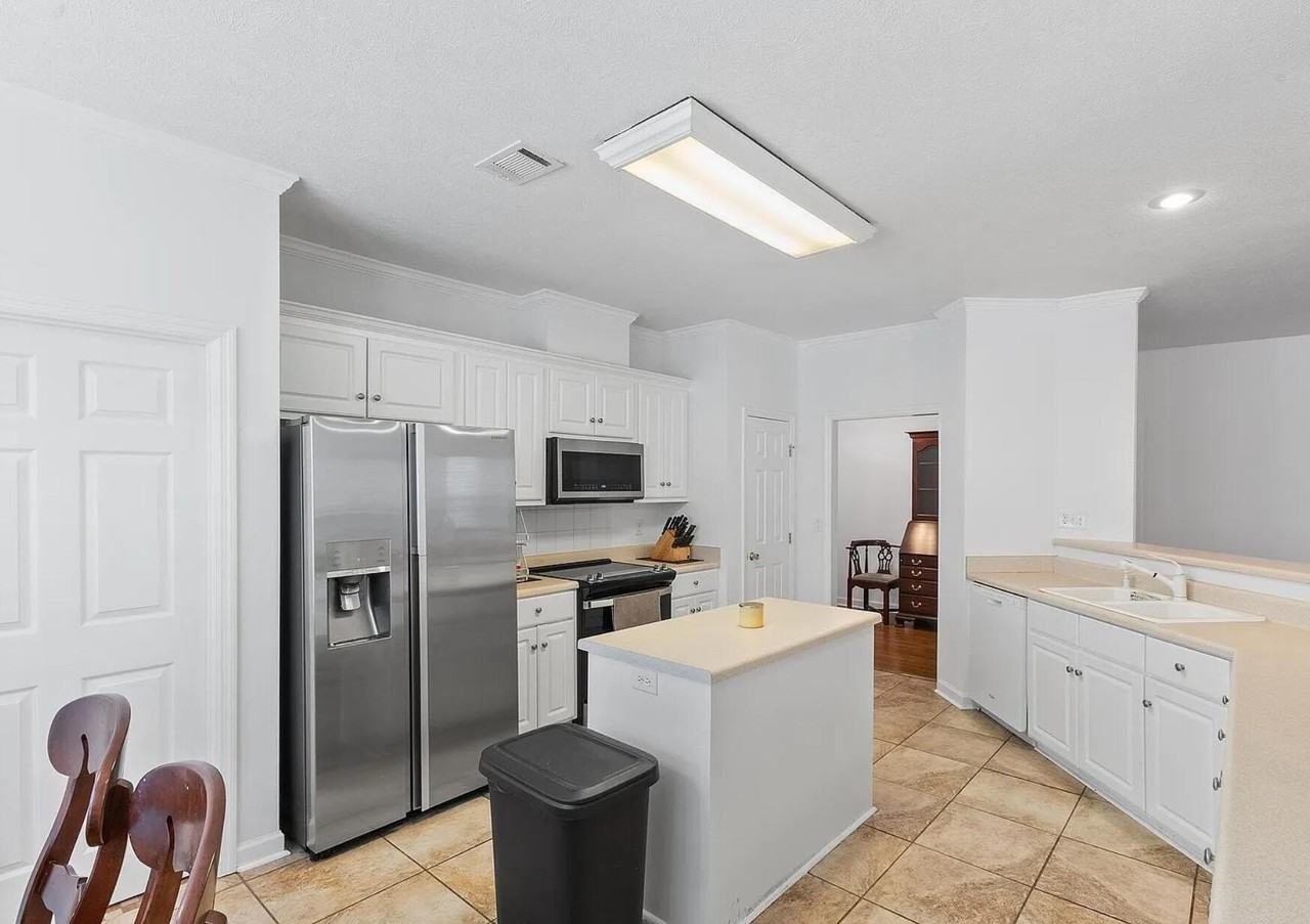 338 Bisham Ct - Photo 4 of 8