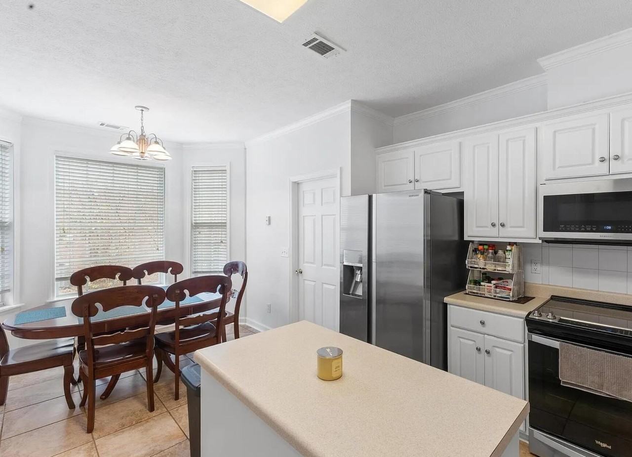 338 Bisham Ct - Photo 5 of 8