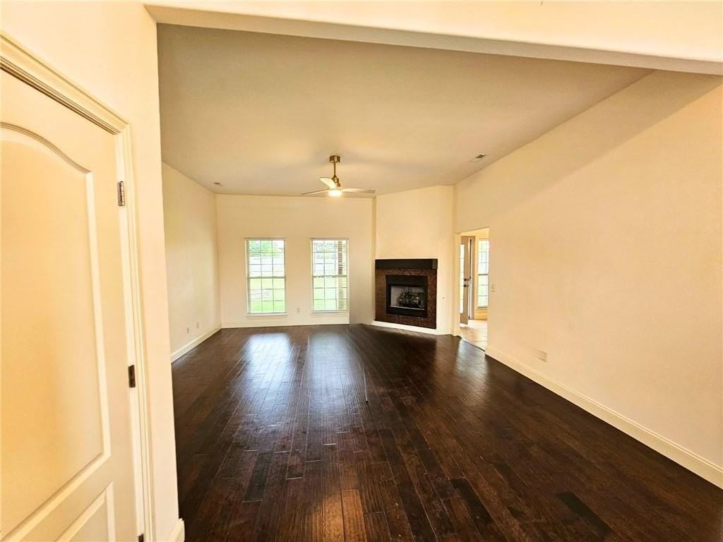 1300 Sw Willow Bend Ave - Photo 4 of 15