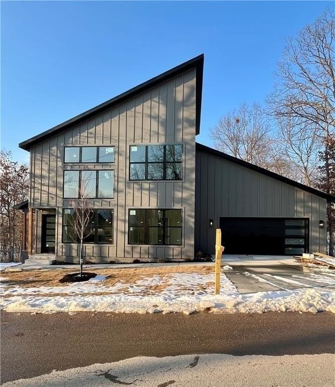 8 Cranfield Dr - Photo 2 of 24