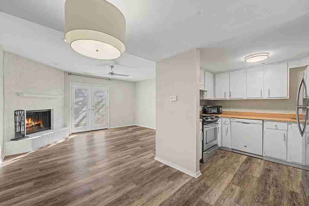 298 W Mountain St - Photo 5 of 19