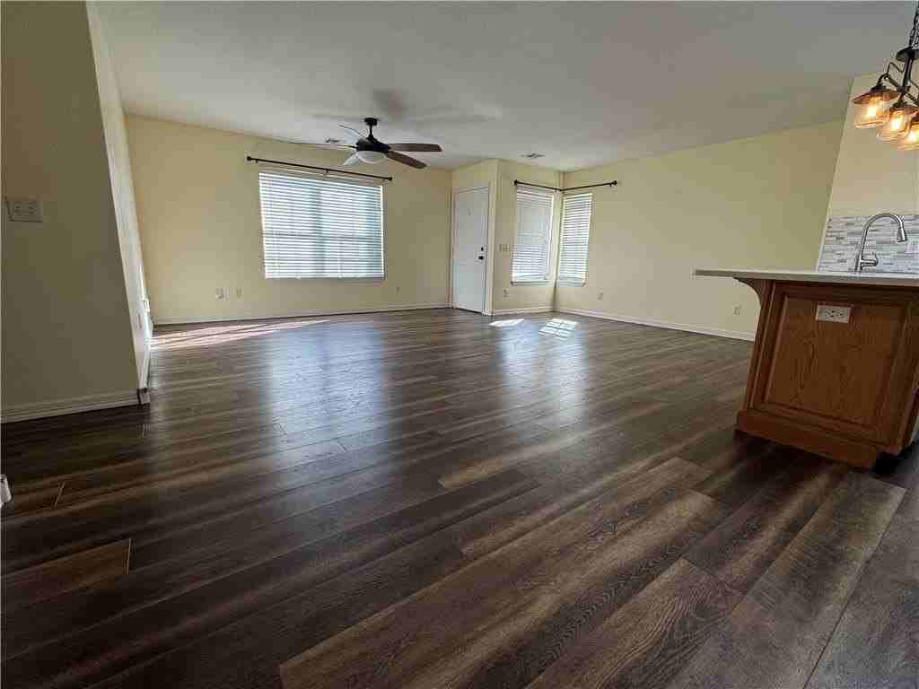 910  NW A  ST Unit #1 #1 - Photo 5 of 25